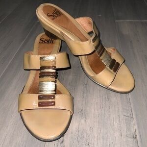 Sofft Brown & Tan Patent Leather Acrylic Jewels Slip On Open Toe 2.5” Heels